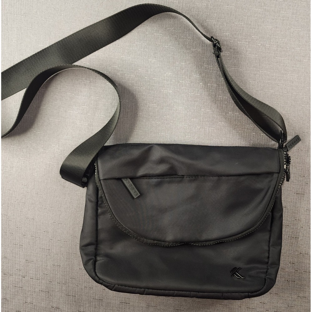 Kyodan Crossbody Bag Black Nylon Adjustable Strap Travel Purse Zip Closure